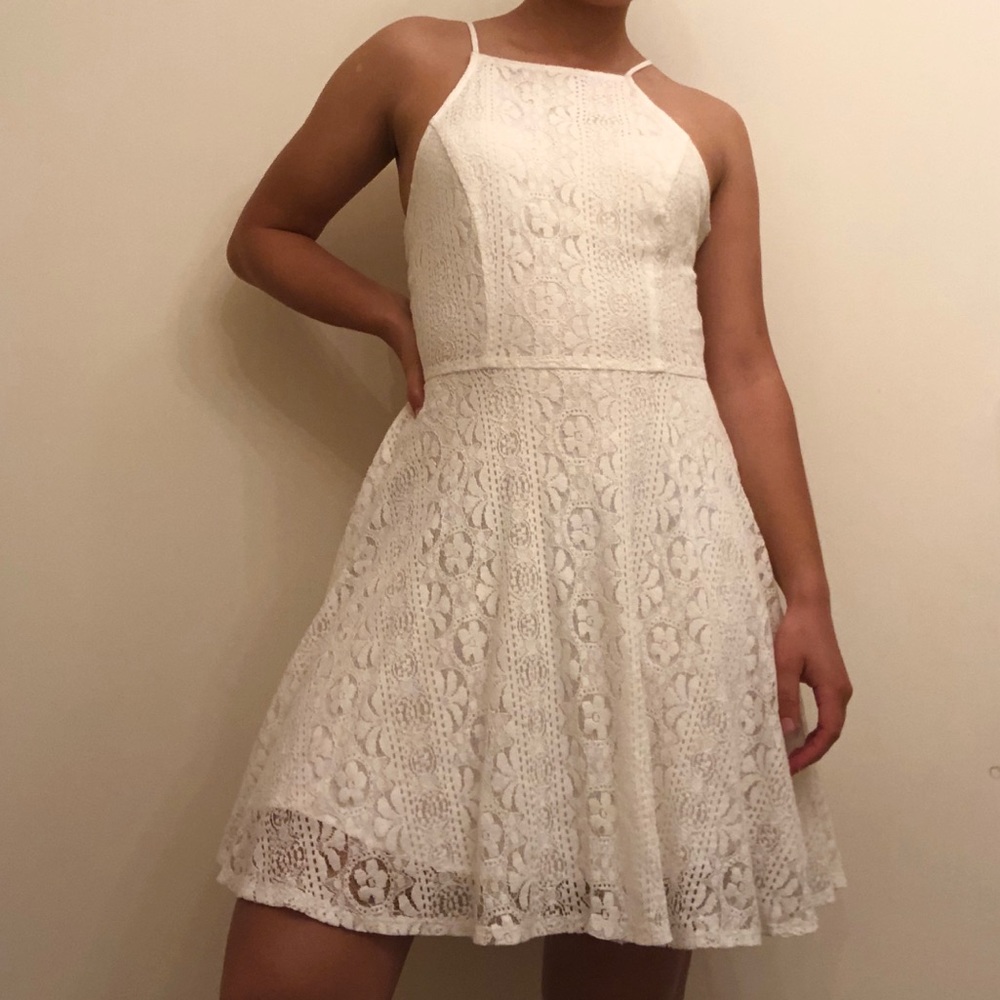 HOLLISTER White Lace Dress